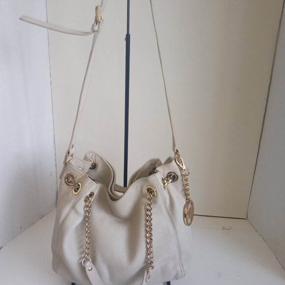 ๐๐ GIVEAWAY ๐๐Michael Kors Cream Satchel with Gold Accents - Picture 8 of 15